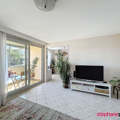 Appartement 6 pièces 299000 €