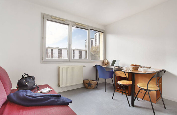 Appartement Grenoble 1 pièce(s) 19.7 m2 — photo 2