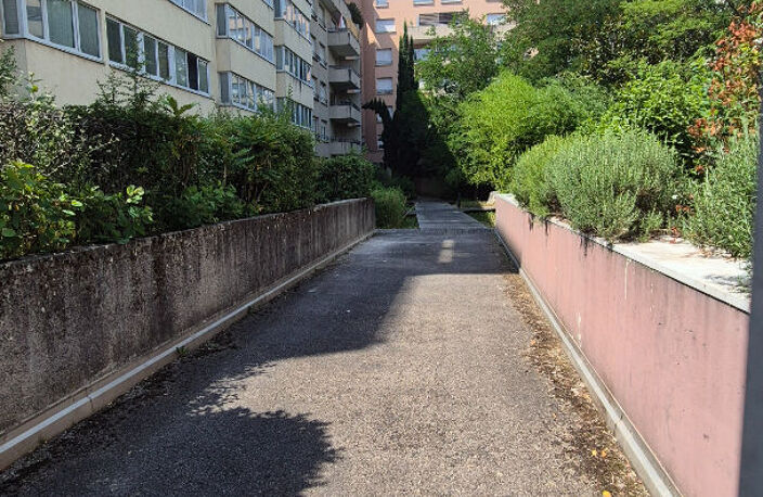 Appartement Grenoble 1 pièce(s) 19.7 m2 — photo 5
