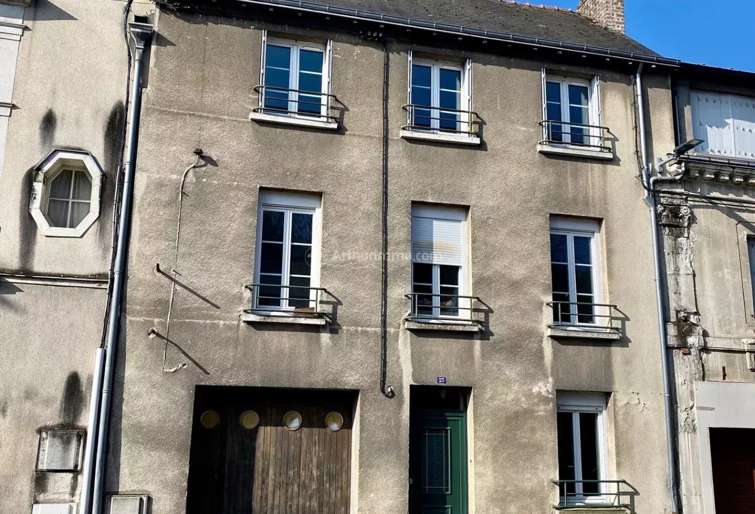 Immeuble de rapport en plein centre de CHÂTEAU DU LOIR — photo 1
