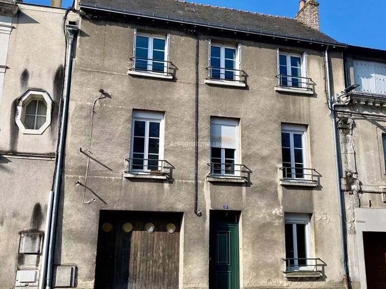Immeuble de rapport en plein centre de CHÂTEAU DU LOIR — photo 1
