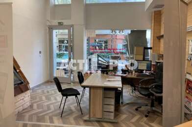 Commerce  765 €