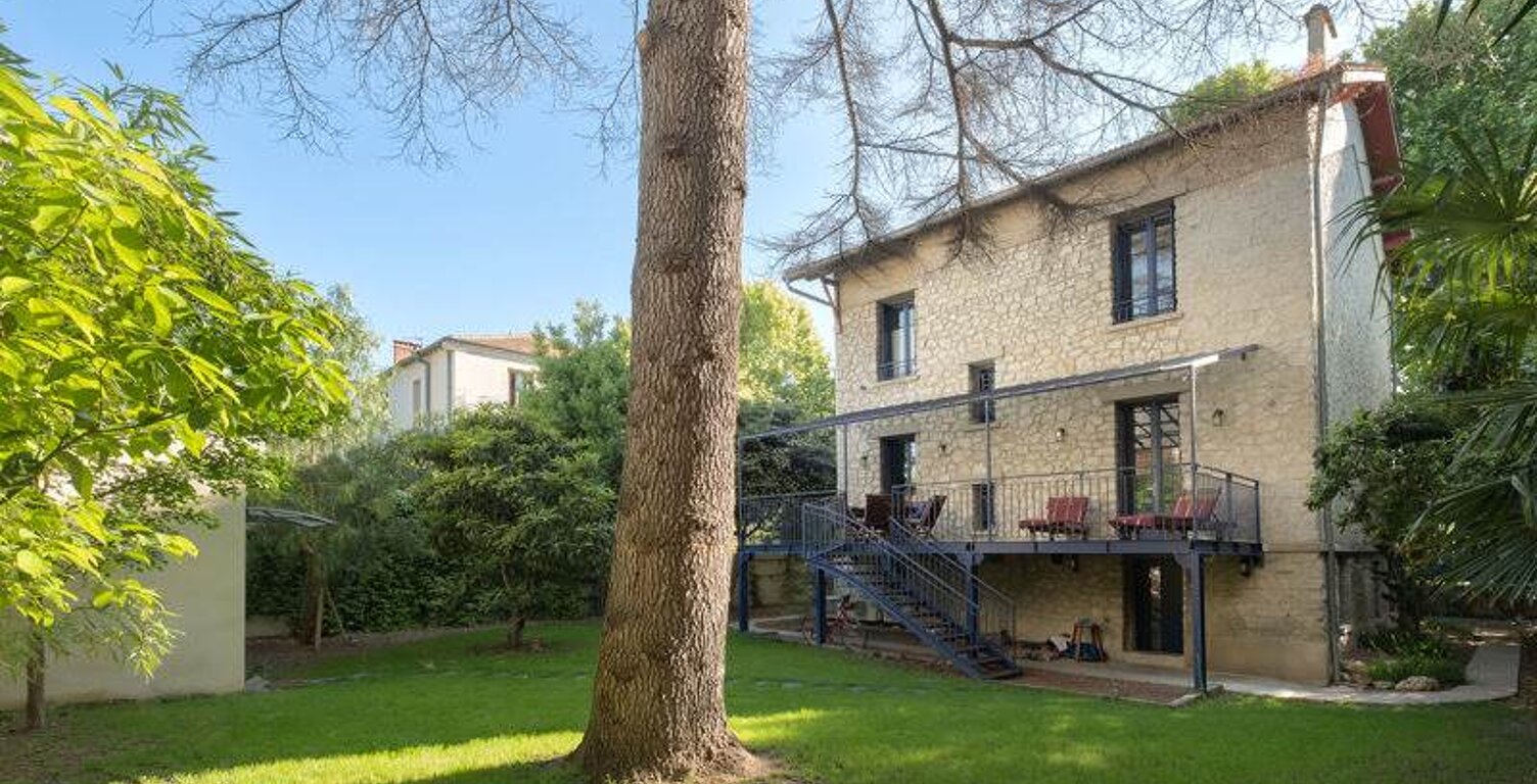 Maison de ville de 7 pièces principales — photo 1
