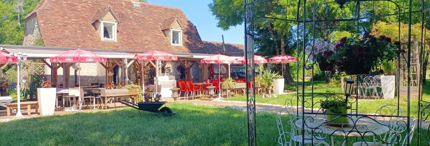 Commerce  113 m² à vendre à Montfaucon (46240)