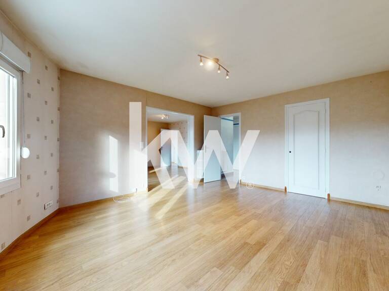 APPARTEMENT À VENDRE - SECTEUR BOULEVARD LUNDY/ARISTIDE BRIAND — photo 1
