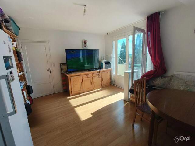 Appartement À Vendre — photo du bien