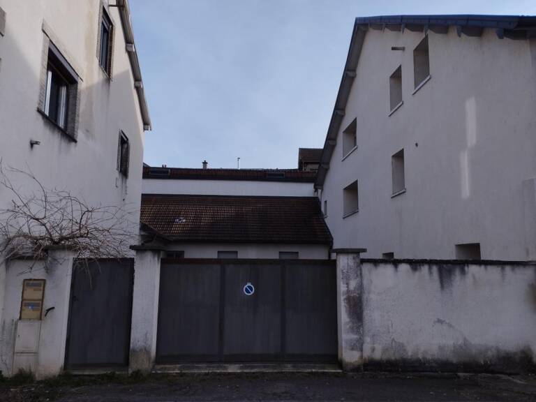 IMMEUBLE AVEC PLATEAUX NUS — photo 1
