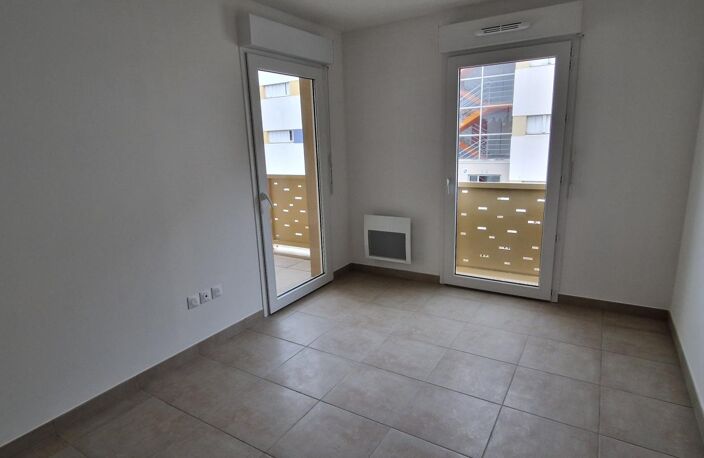 APPARTEMENT T3 DE 65 M² AVEC TERRASSE ET PARKING — photo 4