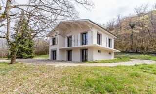 Maison 6 Pièces 200 m² à vendre à Siccieu-Saint-Julien-et-Carisieu (38460)