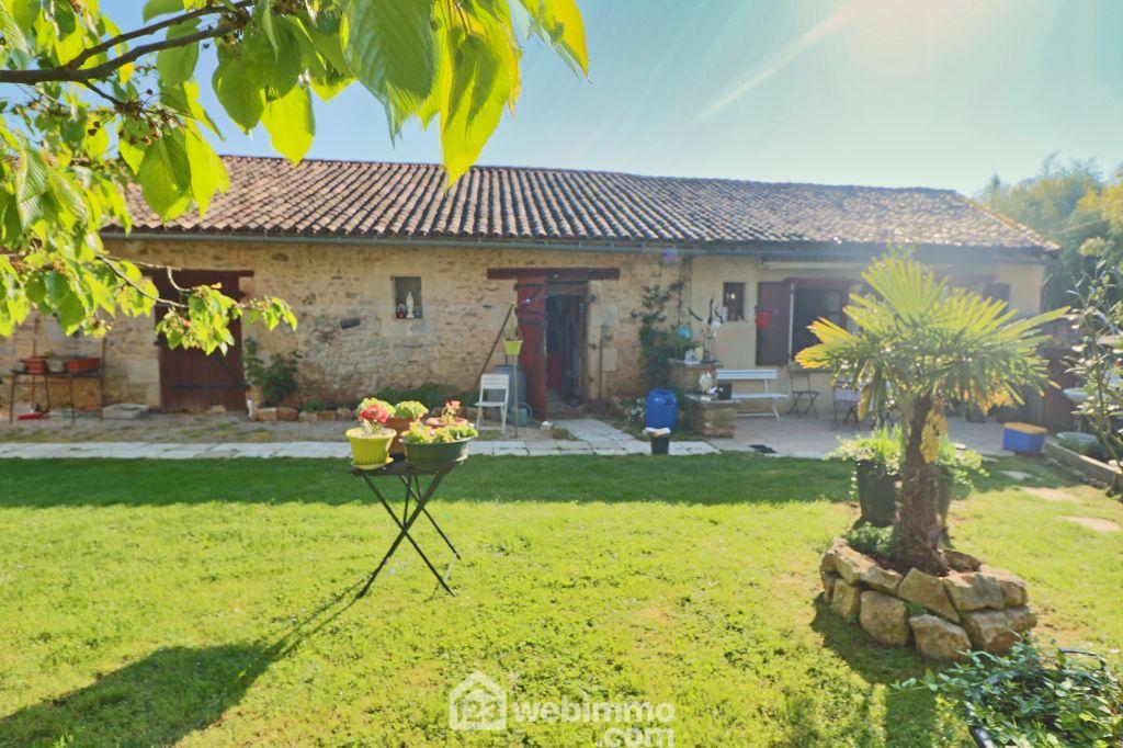 Photo Corps de ferme - 156m² - Valence-en-Poitou image 3/4