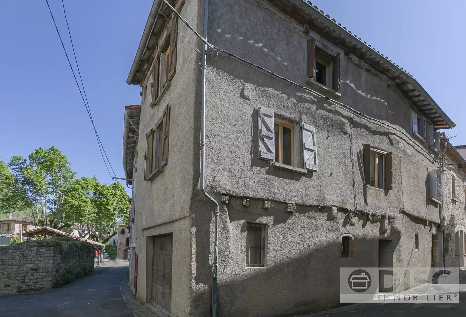 Maison de village entièrement rénové au cœur du village. — photo 1