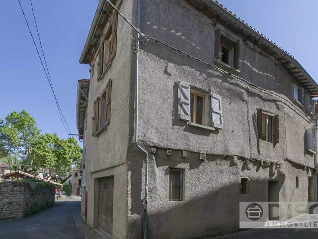 Maison de village entièrement rénové au cœur du village. — photo du bien