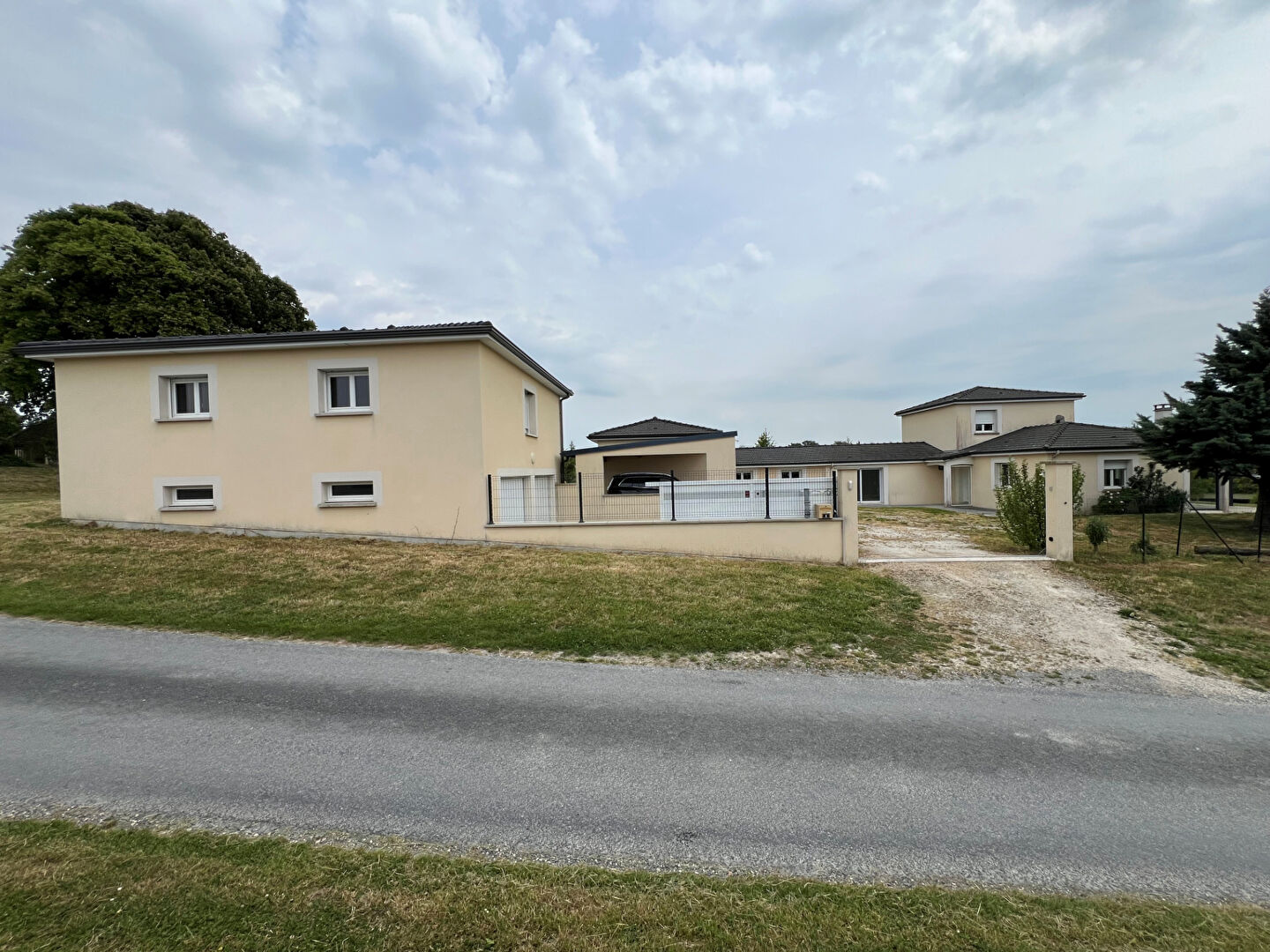 Villa / Maison  T7 à vendre Châtelraould-Saint-Louvent 51300