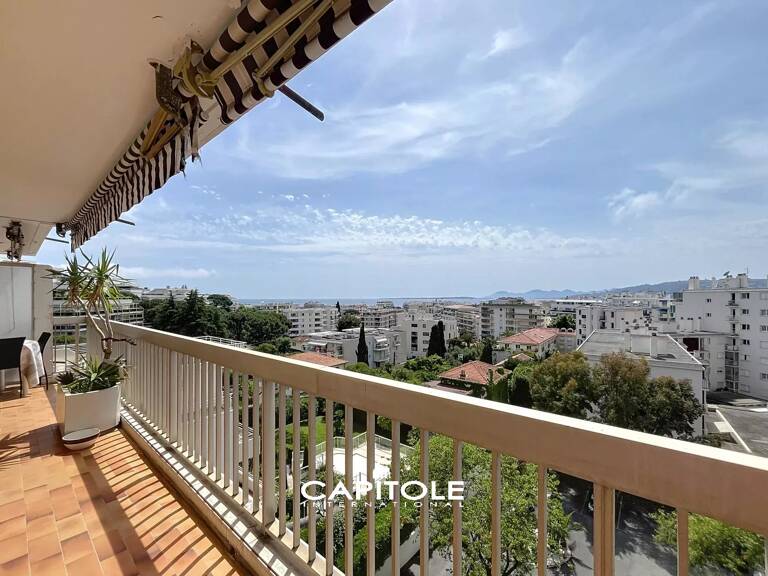 Juan les Pins: Situé dans un quartier recherché au calme à quelq — photo 1