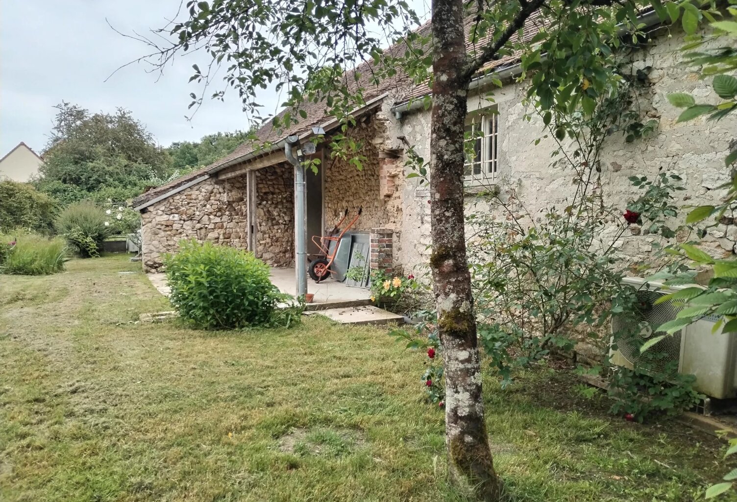 LONGERE PLAIN PIED 80M² TERRAIN 885M² — photo 1