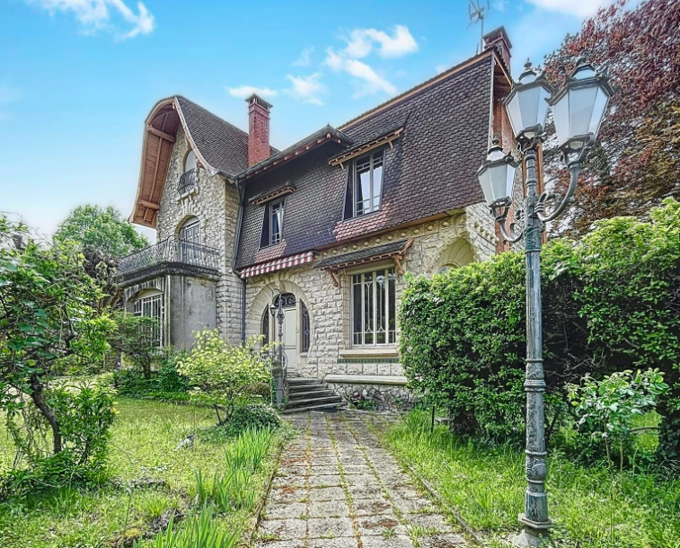 Villa / Maison  T7 à vendre Bourgoin-Jallieu 38300