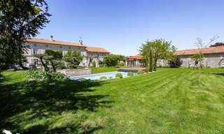 Maison 9 Pièces 317 m² à vendre à Val-des-Vignes (16250)