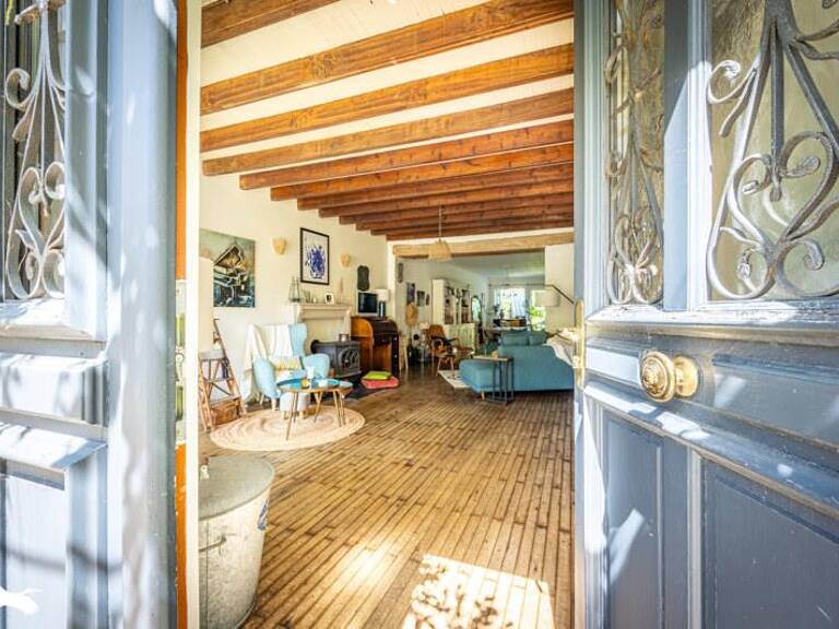 Maison en pierre de 8 pièces principales — photo 1