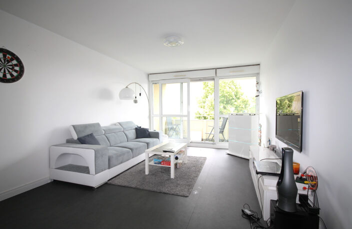 Exclusivité Reims place Luton appartement T 3 avec balcon — photo 4