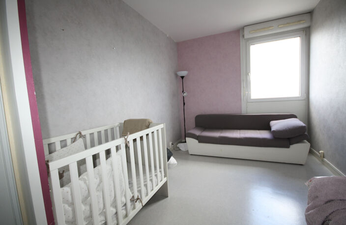 Exclusivité Reims place Luton appartement T 3 avec balcon — photo 5