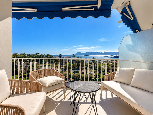 CANNES CROISETTE RARE T4 100 M2 VUE MER PANORAMIQUE TERRASSE — photo du bien
