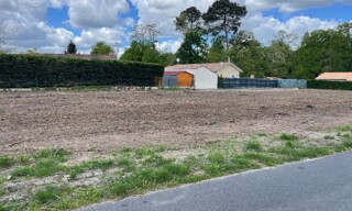 Terrain  650 m² à vendre à Fargues (33210)