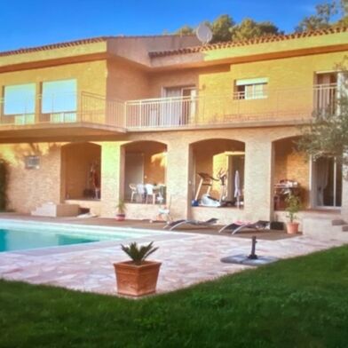 Maison 9 pièces 998000 €