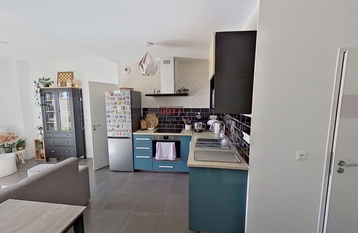 Appartement T3 À Vendre À La Tour De Salvagny — photo 4