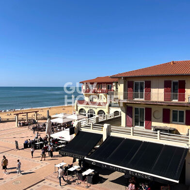 Appartement 3 pièces 296800 €