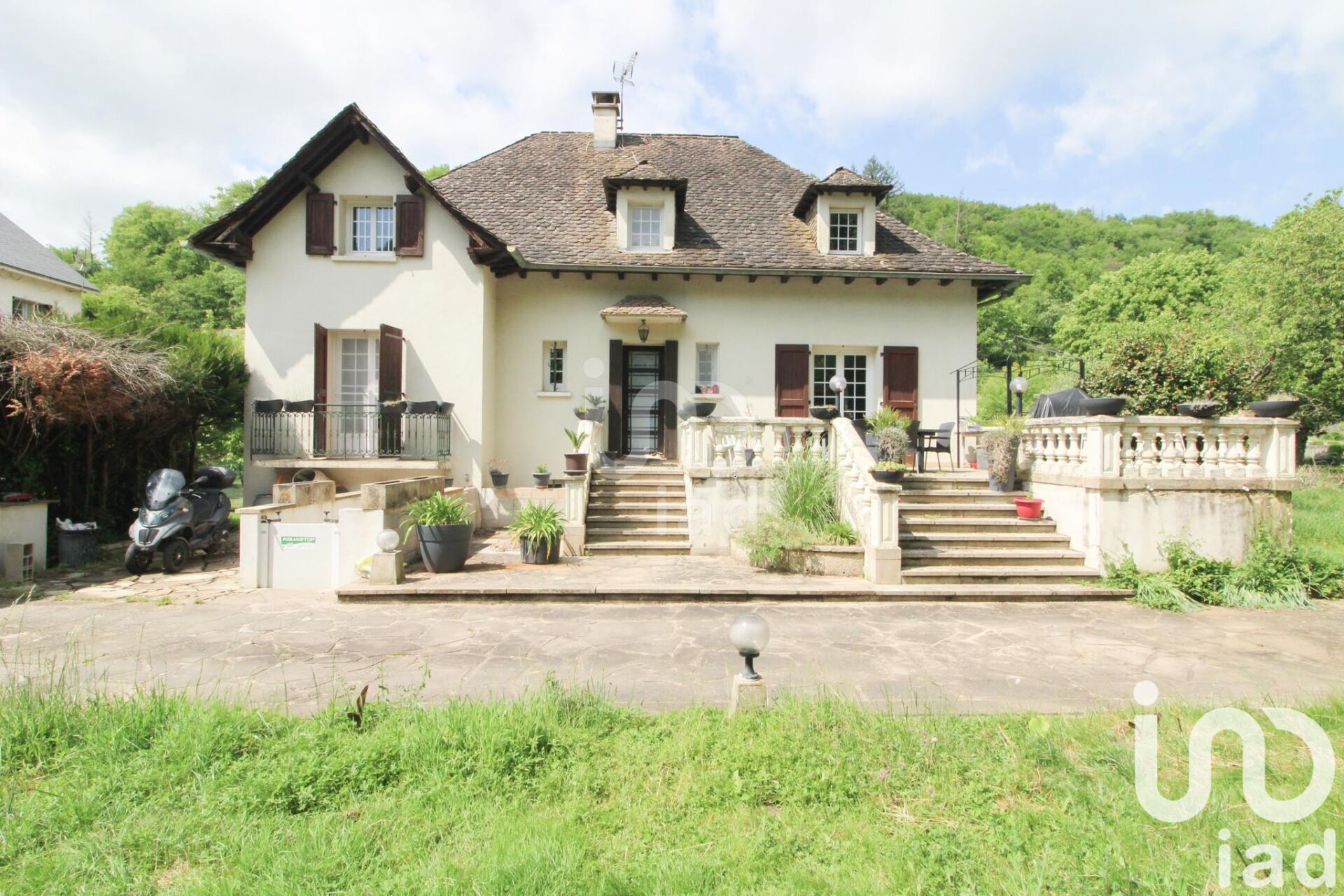 Coupiac - 200m² - 6p. - 5ch.