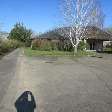 Commerce 16 pièces 272000 €