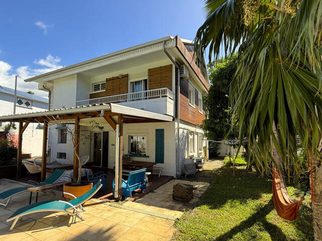 Belle maison de 240 m2 utiles 5 chambres + piscine à Saint D — photo du bien