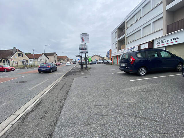Lons - Axe passant - Local 170m² — photo du bien