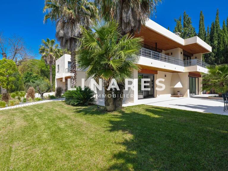 BEAUTIFUL FAMILY - Maison T8 de 349m2 + Jardin/Piscine + Garage — photo 1