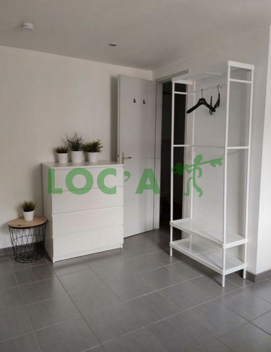 Location Studio 17 m² à Dijon 490 ¤ CC /mois
