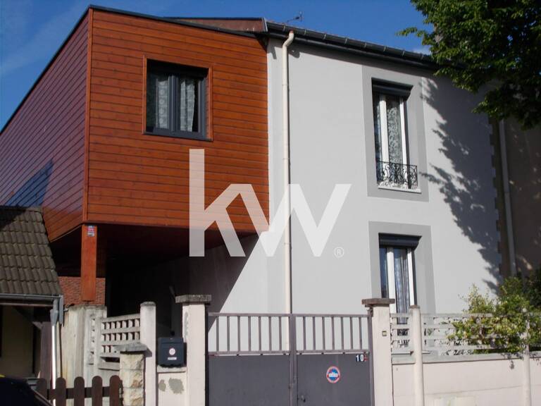 A VENDRE : MAISON AVEC JARDIN - REIMS — photo 1