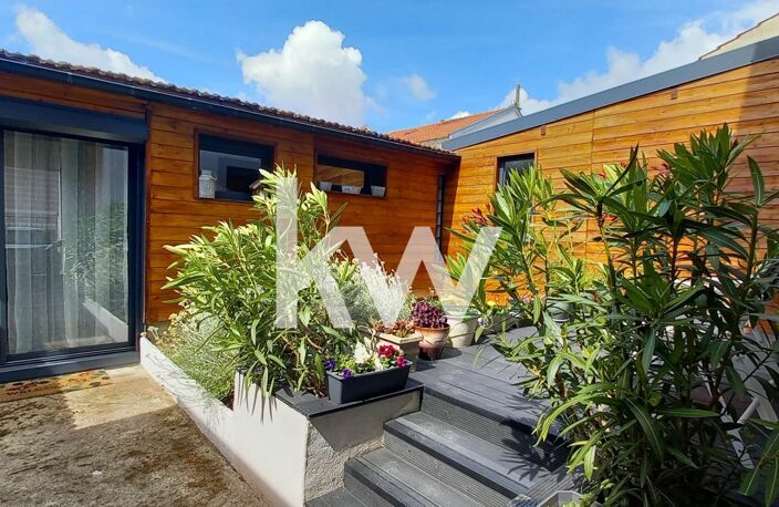 A VENDRE : MAISON AVEC JARDIN - REIMS — photo 2