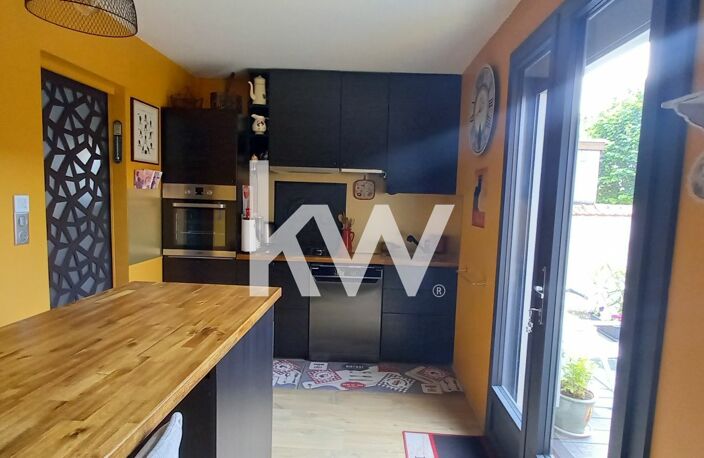 A VENDRE : MAISON AVEC JARDIN - REIMS — photo 3