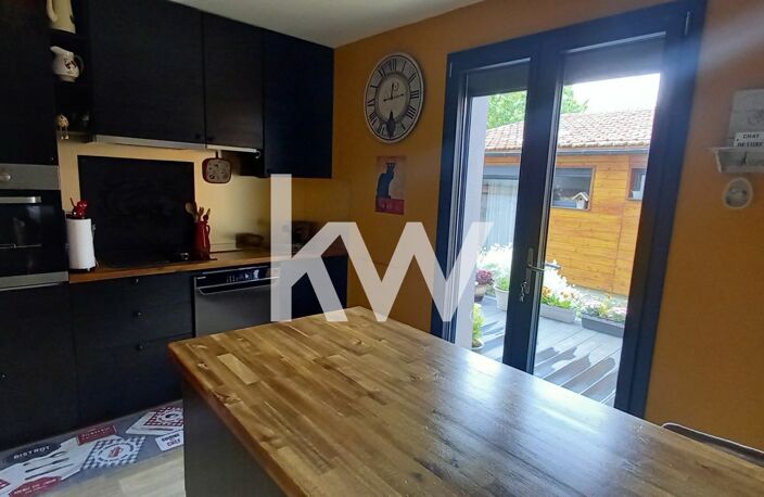 A VENDRE : MAISON AVEC JARDIN - REIMS — photo 4