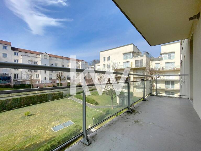 A VENDRE : APPARTEMENT PROCHE CENTRE-VILLE AVEC GARAGE DOUBLE — photo 1