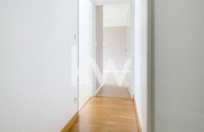 A VENDRE : APPARTEMENT PROCHE CENTRE-VILLE AVEC GARAGE DOUBLE — photo 5