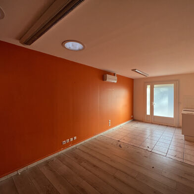 Commerce 3 pièces 955 €