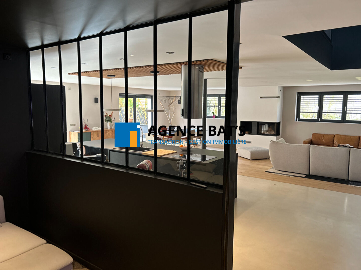 Appartement Fraisses 7 pièce(s) 247 m2