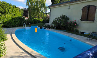 Maison 7 Pièces 139 m² à vendre à Nohanent (63830)