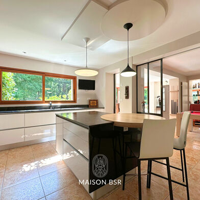 Maison 7 pièces 709900 €