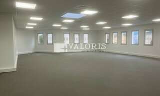 Bureau  255 m² à louer à La Penne-sur-Huveaune (13821)