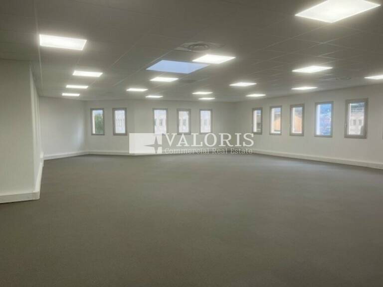 BUREAUX à LOUER — photo 1