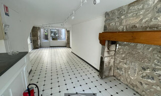Commerce  31 m² à louer à Laguiole (12210)