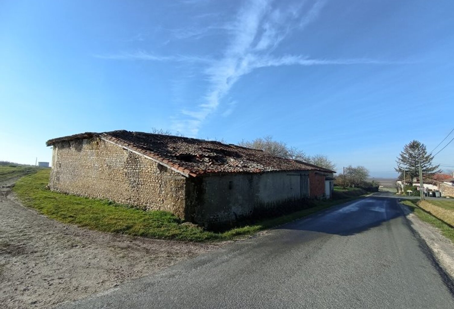 Grange de 1 pièces principales — photo 1