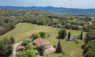 Maison 10 Pièces 257 m² à vendre à Tourrettes (83440)